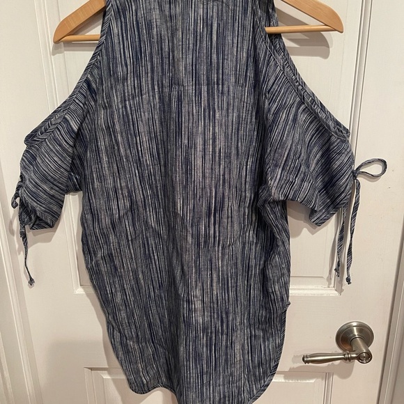 Karen Kane Linen Navy and White Cold Shoulder Tie Sleeve Blouse XS NWT - Picture 4 of 6
